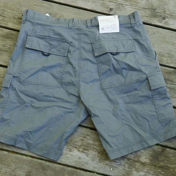 Lightweight Cargo Shorts Men's Size 36. Goodfellow brand Grey - Picture 3 of 5